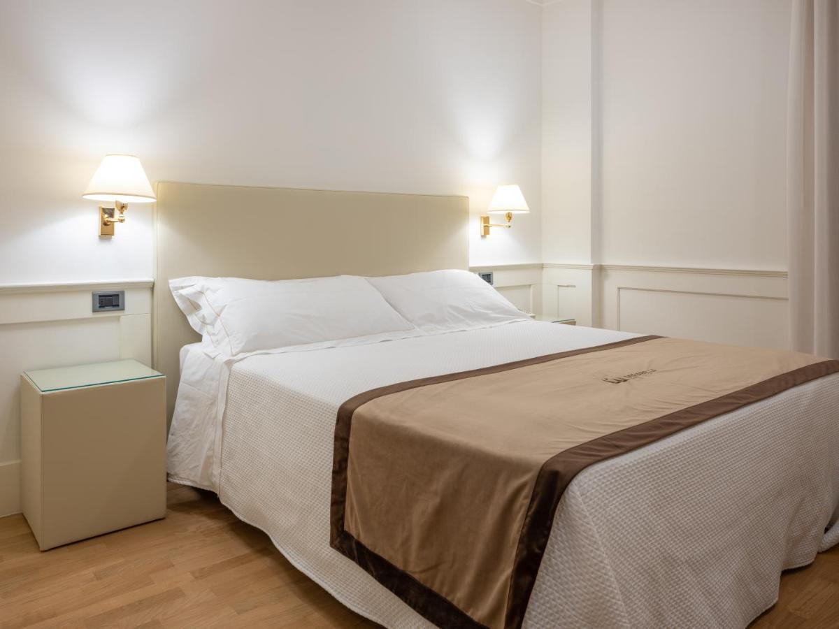 Mirabella Eclano Mirabella Hotel מראה חיצוני תמונה