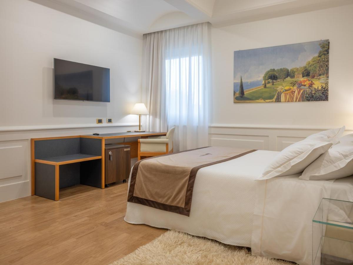 Mirabella Eclano Mirabella Hotel מראה חיצוני תמונה
