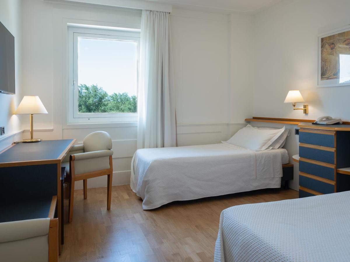 Mirabella Eclano Mirabella Hotel מראה חיצוני תמונה