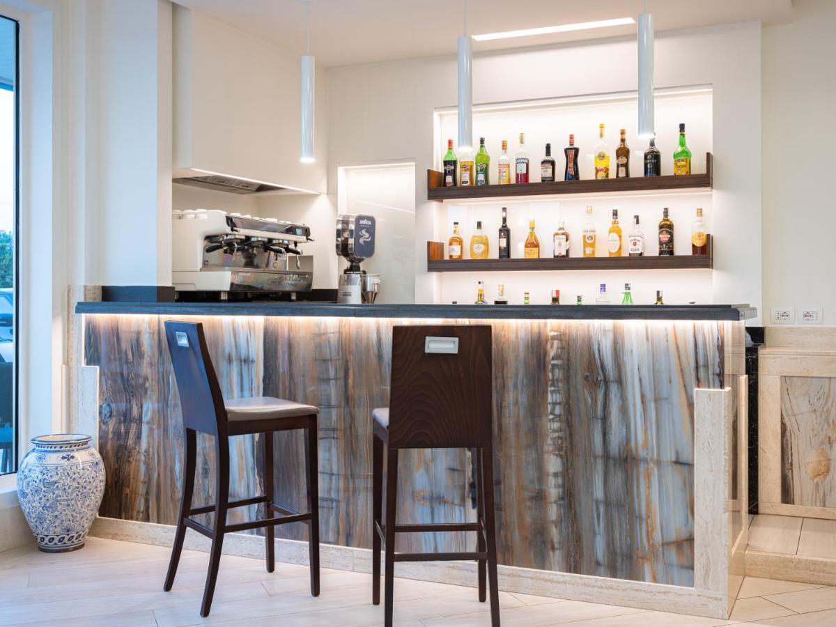 Mirabella Eclano Mirabella Hotel מראה חיצוני תמונה