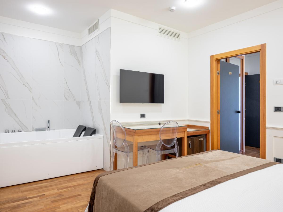 Mirabella Eclano Mirabella Hotel מראה חיצוני תמונה
