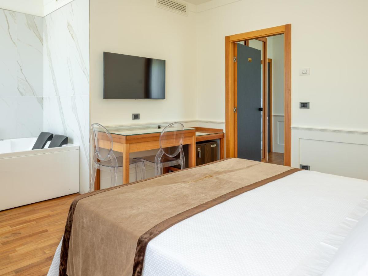 Mirabella Eclano Mirabella Hotel מראה חיצוני תמונה