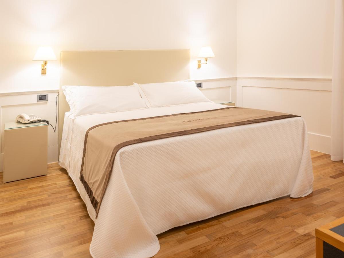 Mirabella Eclano Mirabella Hotel מראה חיצוני תמונה