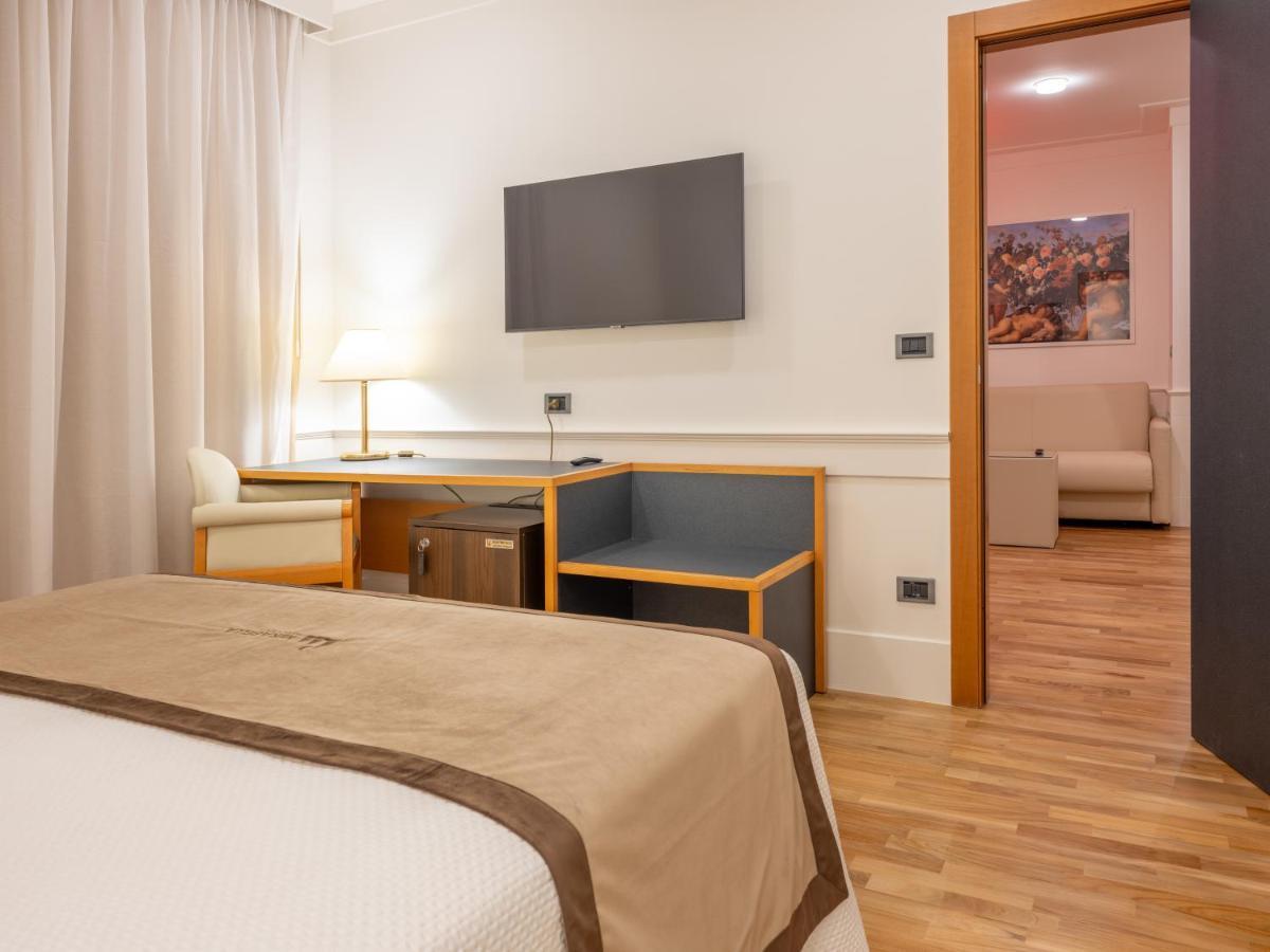 Mirabella Eclano Mirabella Hotel מראה חיצוני תמונה