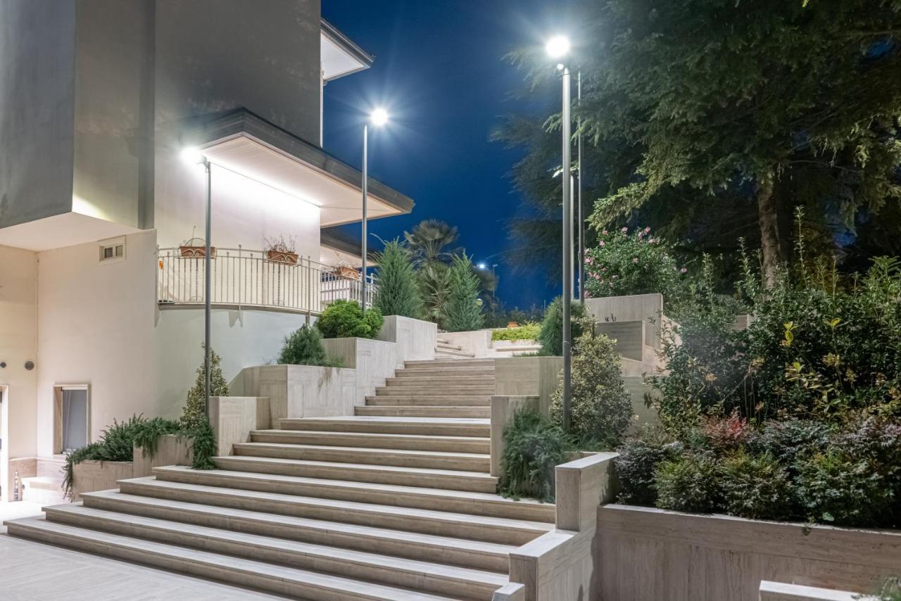 Mirabella Eclano Mirabella Hotel מראה חיצוני תמונה