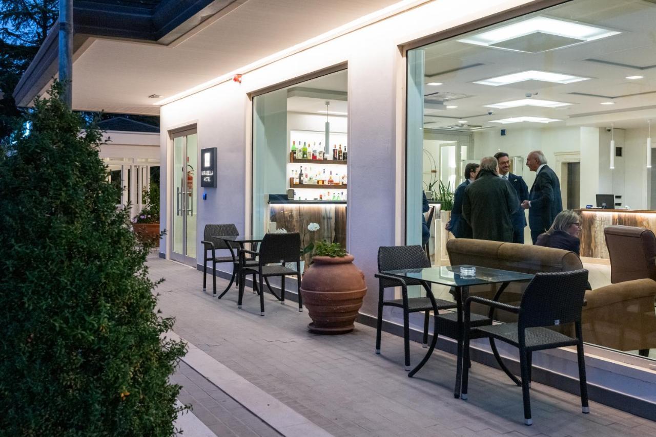 Mirabella Eclano Mirabella Hotel מראה חיצוני תמונה